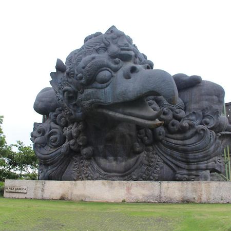 The Kirana Ungasan Villa Jimbaran Eksteriør billede