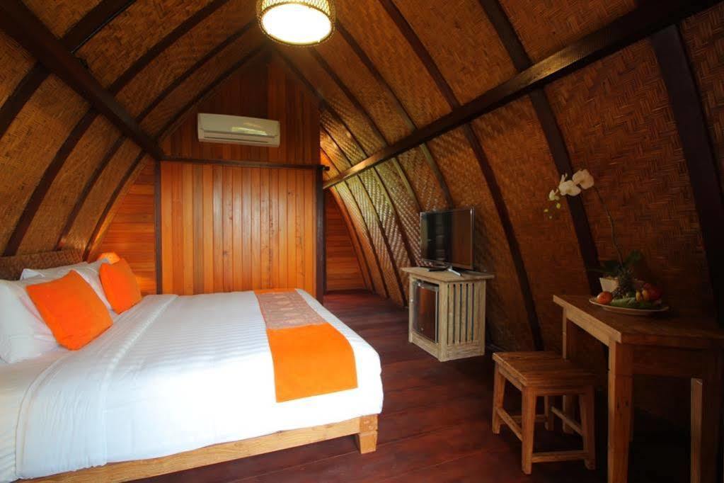 The Kirana Ungasan Villa Jimbaran Eksteriør billede