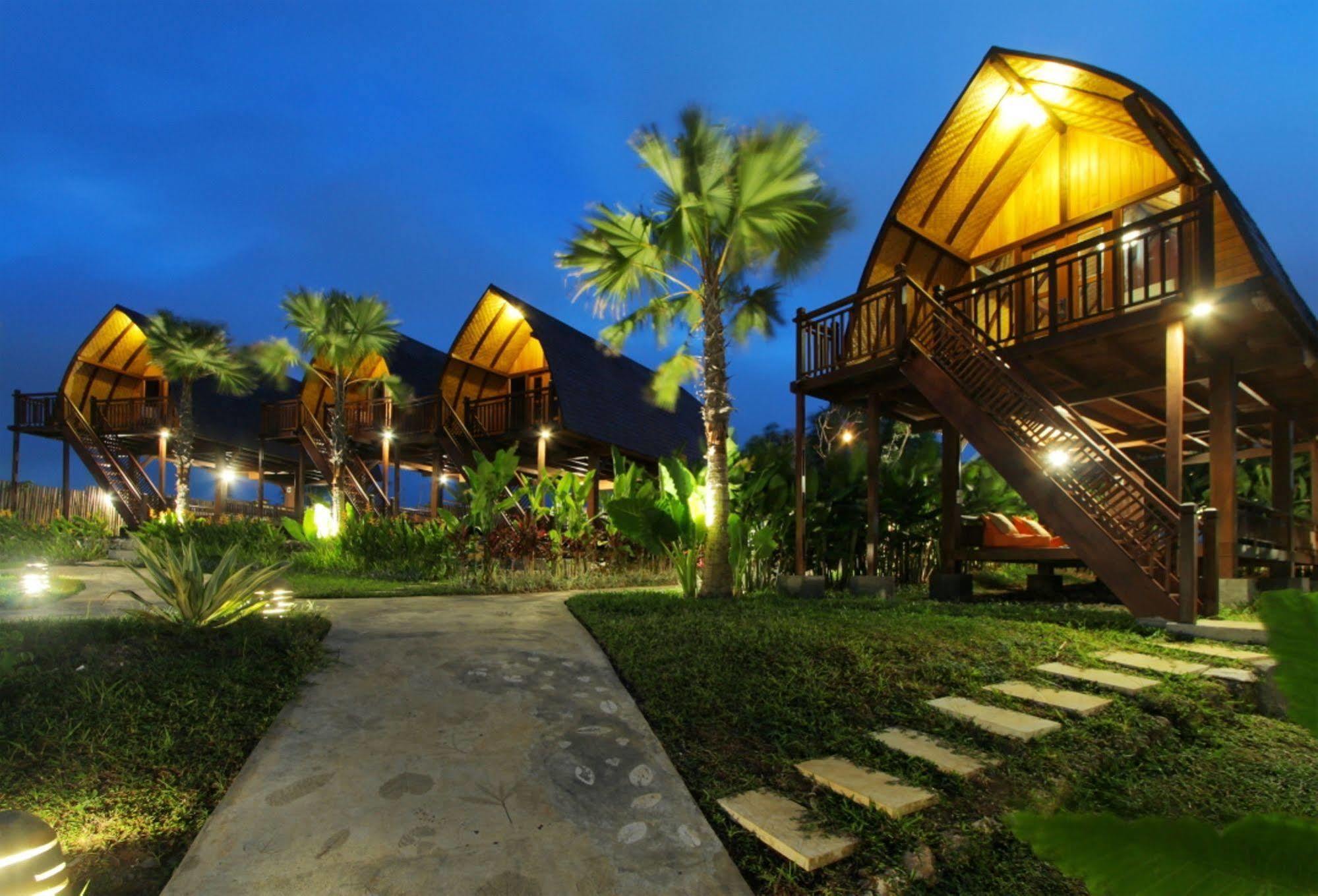 The Kirana Ungasan Villa Jimbaran Eksteriør billede