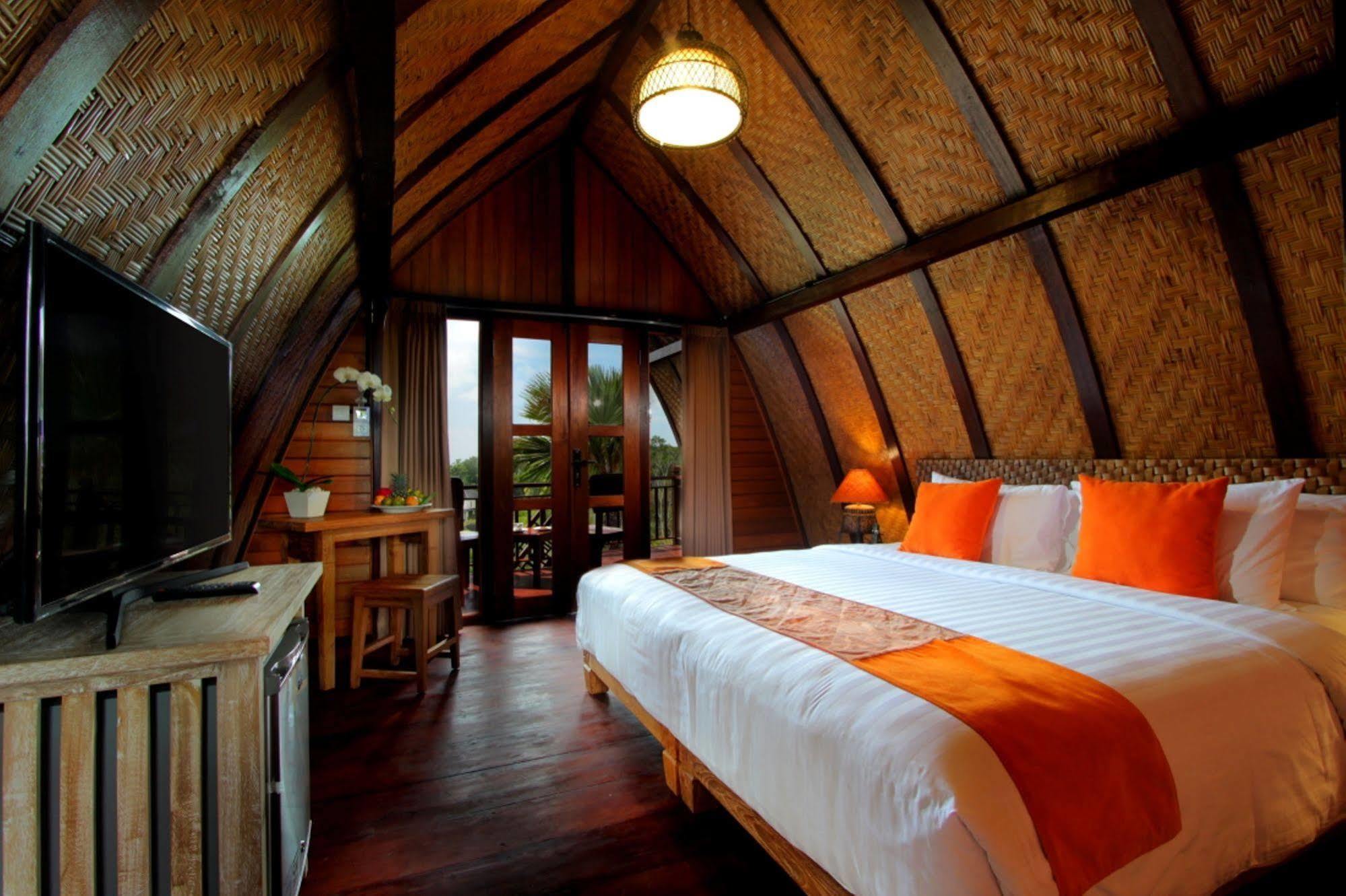The Kirana Ungasan Villa Jimbaran Eksteriør billede