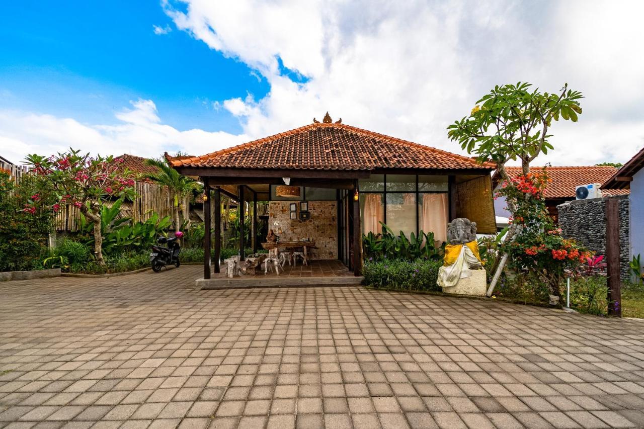 The Kirana Ungasan Villa Jimbaran Eksteriør billede