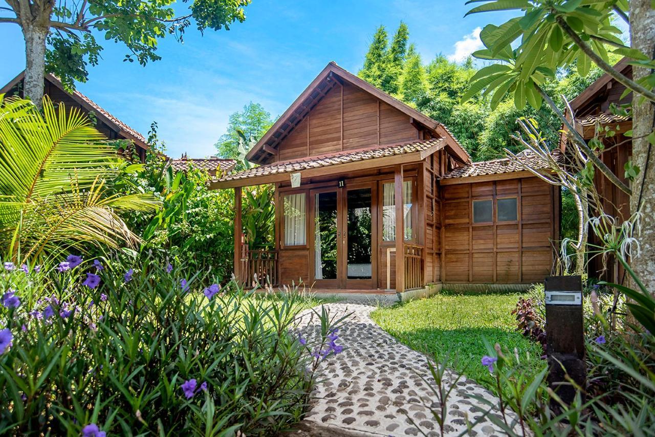 The Kirana Ungasan Villa Jimbaran Eksteriør billede